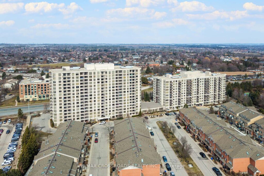For Sale: 1000 The Esplanade N/A N 1007, Pickering, ON L1V 6V4, Pickering, ON - Property Photo