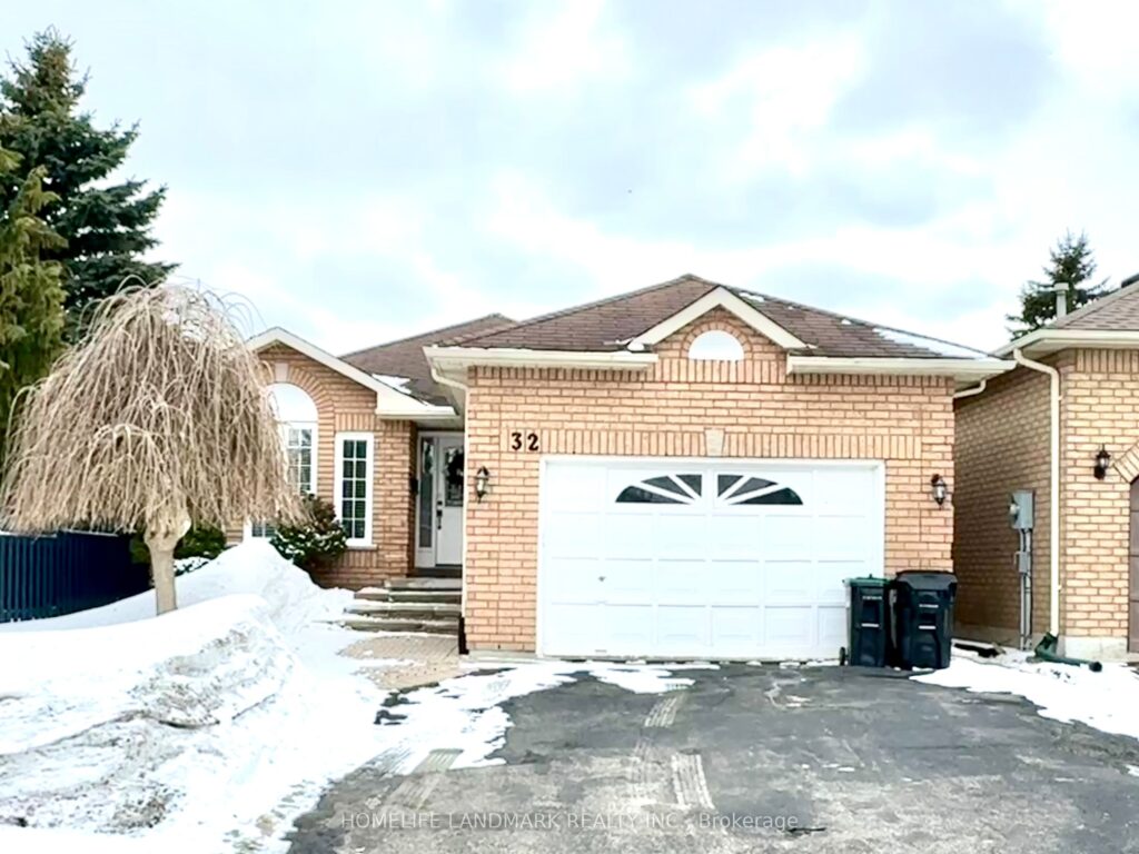 For Sale: 32 Simmons Crescent, Barrie, ON L4N 7T7, Barrie, ON - Property Photo
