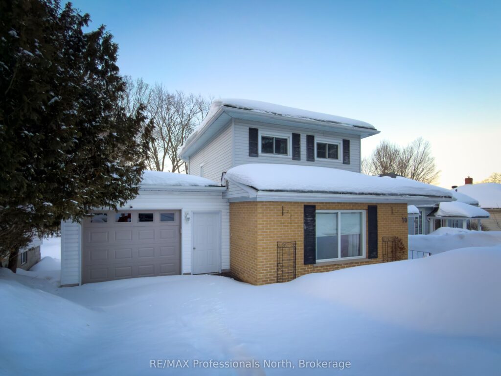 For Sale: 10 Florence Street W, Huntsville, ON P1H 1T2, Huntsville, ON - Property Photo