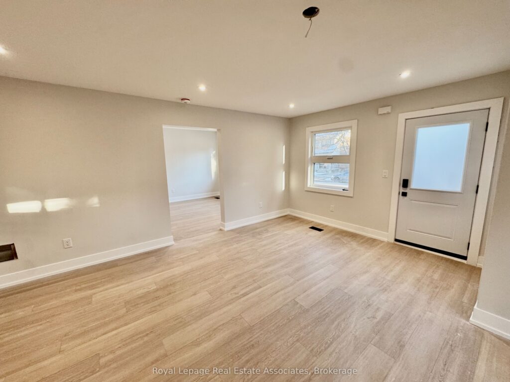 For Lease: 246 Marlborough Street Unit 1, Brantford, ON N3S 4T3, Brantford, ON - Property Photo