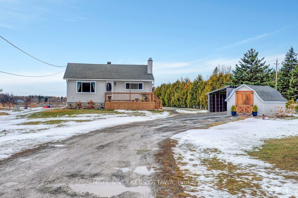 For Sale: 3822 Indian Creek Road, Clarence-Rockland, ON K0A 2A0, Clarence-Rockland, ON - Property Photo