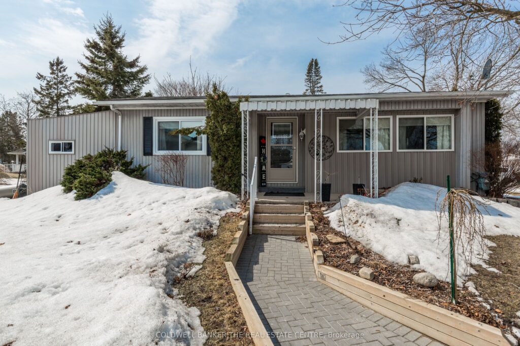 For Sale: 5 Broadway Avenue, Innisfil, ON L9S 1M9, Innisfil, ON - Property Photo