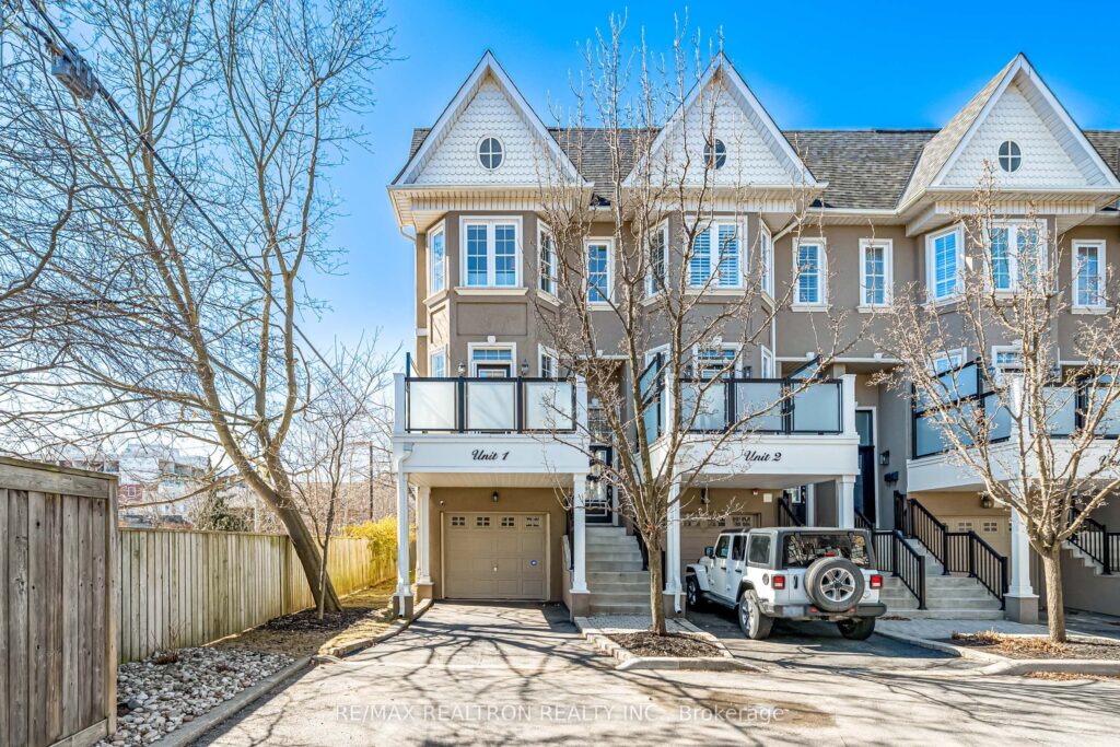 For Sale: 117 Nelson Street 1, Oakville, ON L6L 3J1, Oakville, ON - Property Photo