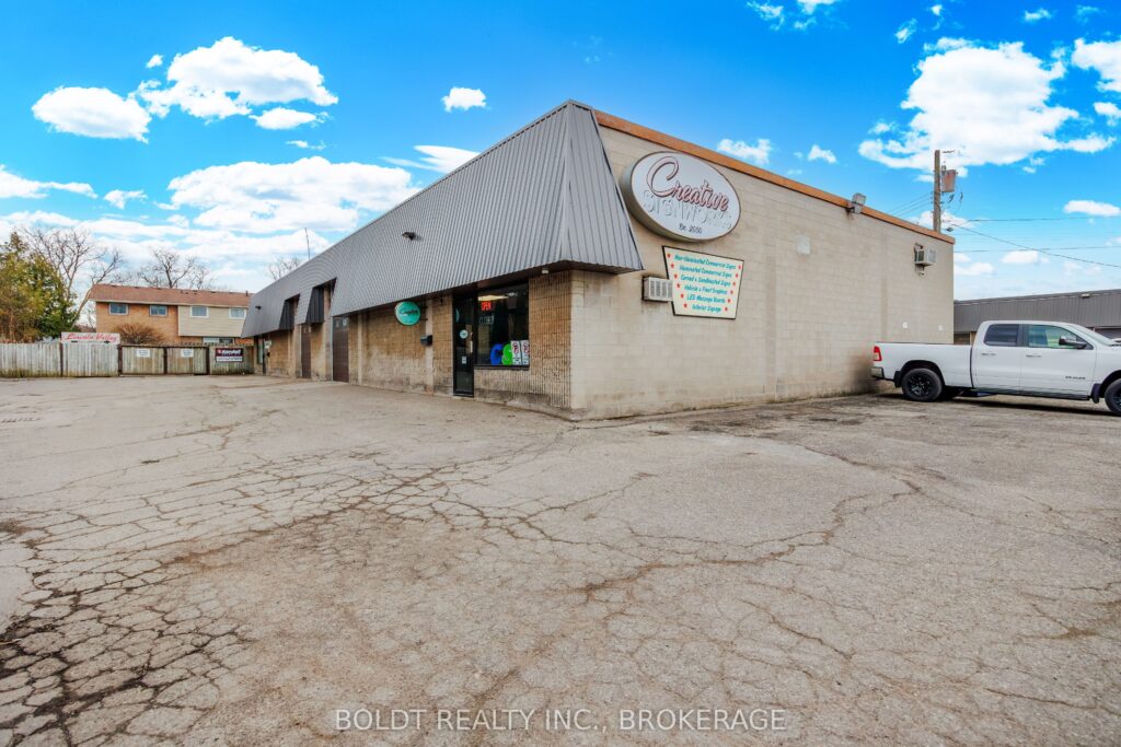 For Sale: 52 Scott Street W, St. Catharines, ON L2R 1E1, St. Catharines, ON - Property Photo