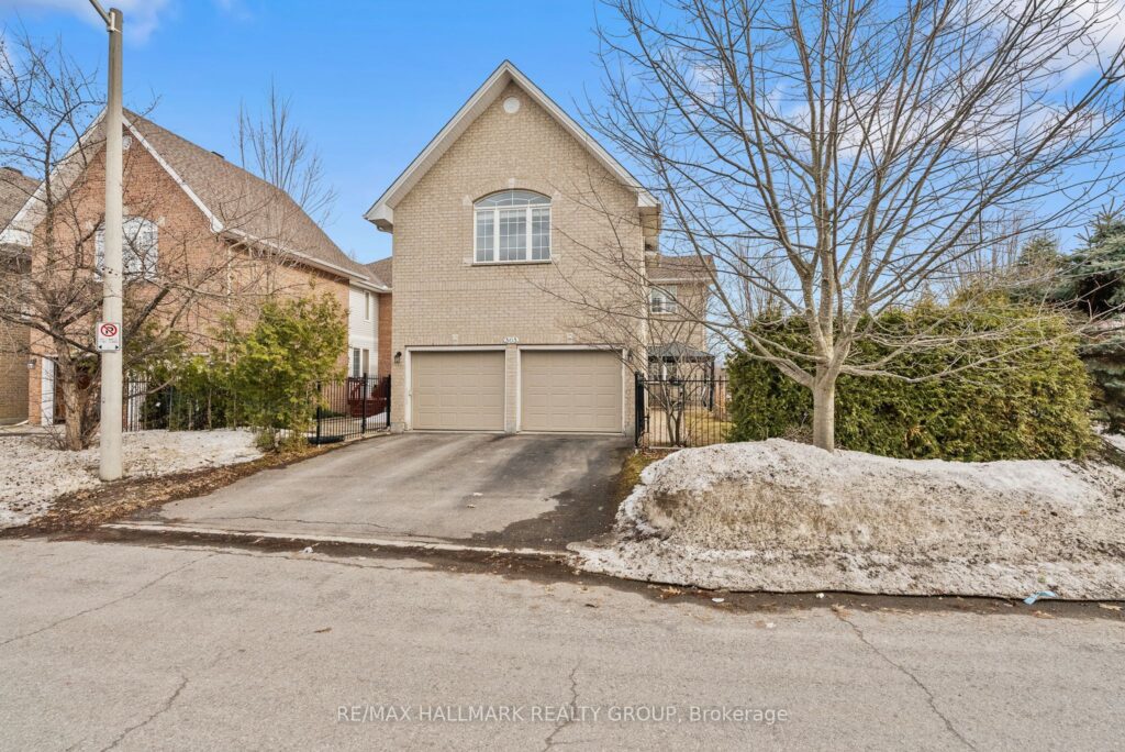 For Sale: 303 Parkin Circle, Blossom Park - Airport and Area, ON K1T 4G8, Blossom Park - Airport and Area, ON - Property Photo