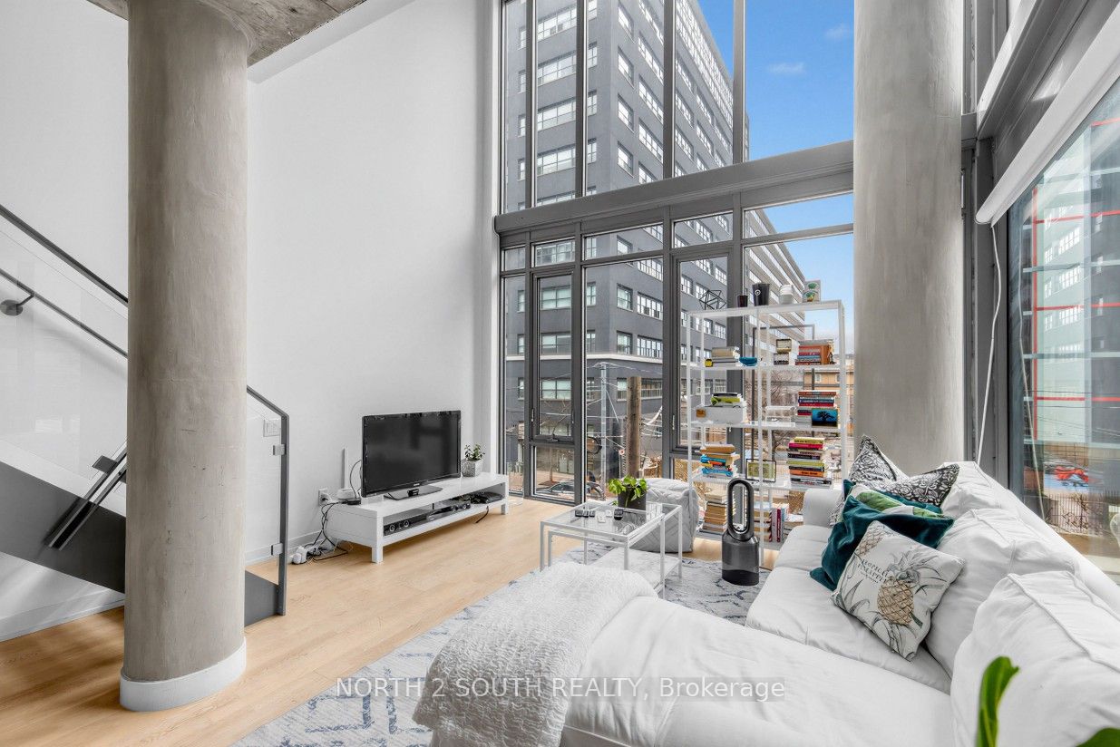 For Lease: 95 Bathurst Street 225, Toronto, ON M5V 0H7, Toronto C01, ON