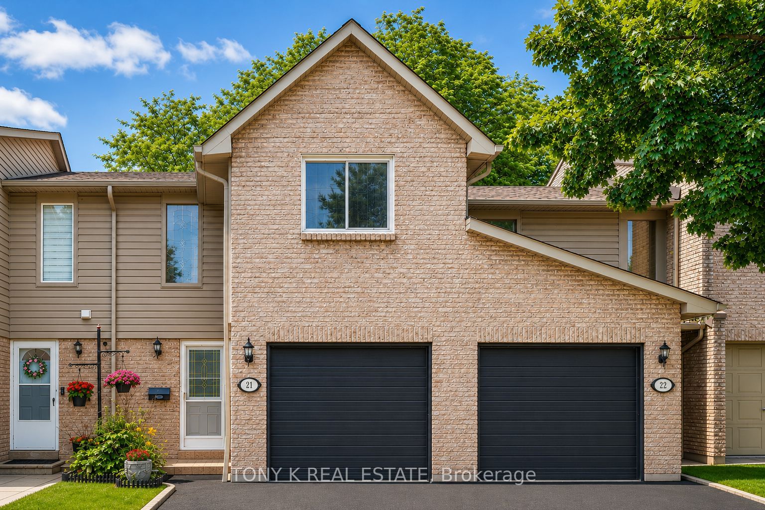 For Sale: 2035 Asta Drive 21, Mississauga, ON L5A 3Y2, Mississauga, ON